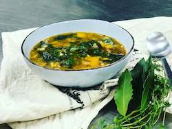 Soups: FREE RANGE BACON, FRENCH DE PUY LENTIL & SPINACH SOUP -1 LTR (chicken broth)