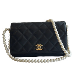 Internet only: Chanel Pearl Chain WOC