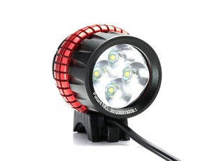 Sporting equipment: Xeccon spiker 1600 lumen model 1210 mtb floodlight - premium set - bike lights