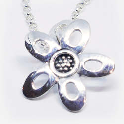 "Diana" sterling silver medium curly pendant. ( Chain sold separately)
