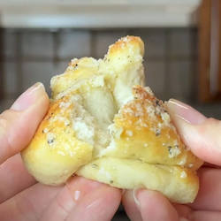 Health food: ~ Keto Garlic Knots Recipe (using Keto Flour)