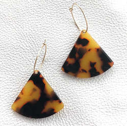 Jewellery manufacturing: Tortoiseshell Triangles -Amber