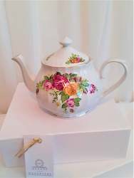 Gift: Rose Garden Tea Pot