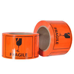 Paper wholesaling: Fragile labels on a roll 72x100mm / 660 per roll