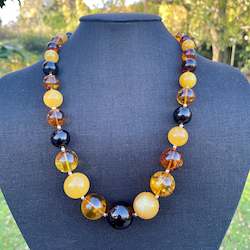 Jewellery: Graduated Baltic Amber necklace