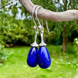 Jewellery: Small lapis lazuli drop earrings