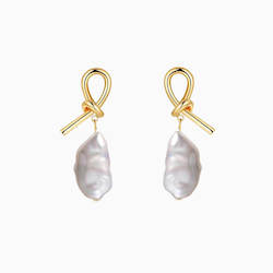 Mabel Baroque Pearl Earrings with s925 needle