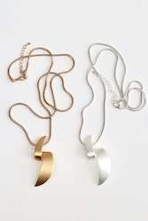 Accessories: Twist Pendant Necklace