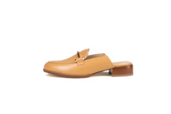 Shoe: Aria Flat Mule Tan