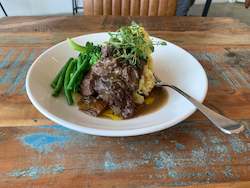 Frontpage: Beef Cheek with Buttery Potato Mash and Veges