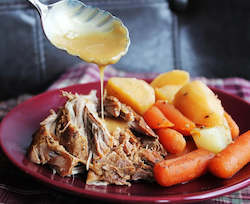 Frontpage: Pulled Roast Pork with vegetables and apple sauce