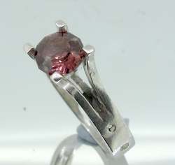 Jewellery: Natural Zircon Ring | Red Round