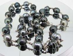 Jewellery: Black Pearl Muff chain