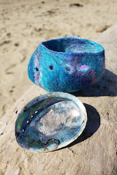 Home Decor: Cute vase inspired paua shell, Home decor New Zealand's gift. Use to keep memories from the beach. Coastal lifestyle.