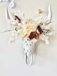 Dried flower: Boho Bull Skull Arrangement