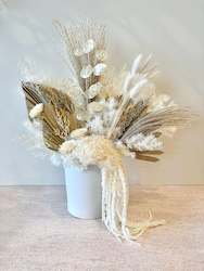 Dried flower: Neutral Golden Vase