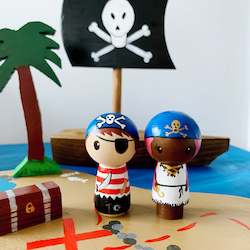 Character Pegs: Pirate ship with pegs