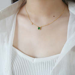Internet only: Green Zircon Necklace