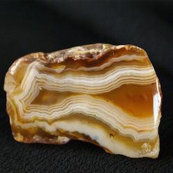 Agates: Banded Agate with laminations of Chalcedony