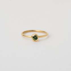 Gold smithing: Round Green Sapphire Bezel Set in 18ct Yellow Gold