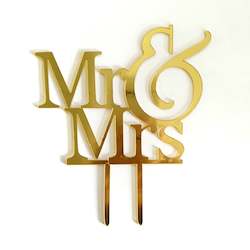Cake: Gold Acrylic Mr & Mrs Cake Topper