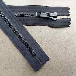 Leather good: Black YKK Vislon Zip - 15cm (6")