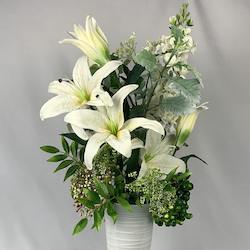 Flower: Lilies in White â Artificial Flowers (Faux, Silk)
