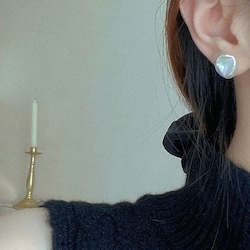 Gift: Baroque Pearl Earrings