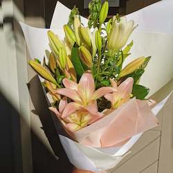 Gift: Lily Bouquet