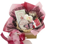 Florist: Scullys rose gift box