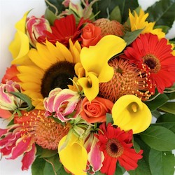 Florist: Bright cheerful bouquet