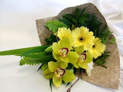 Florist: Flax Wrap Bouquet