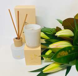Florist: White Lily Bouquet & Gift Pack