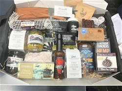 Deluxe Cheeseboard Foodie Delight Gift Box