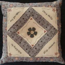 Pdf Patterns: Lazy Daisy cushion