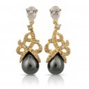 Jewellery: Pearl earrings
