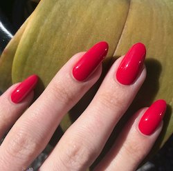 Sexy Reds: CND VINYLUX - Lobster Roll #122