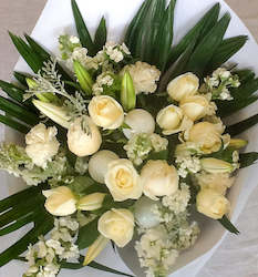 Flower: Christmas Wonder - Premium White Christmas Bouquet