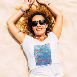 Womens T Shirts: A Happy Sea T-Shirt