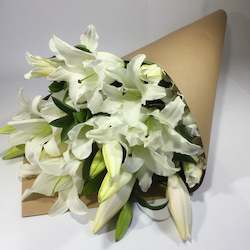Florist: Large Lily Bouquet