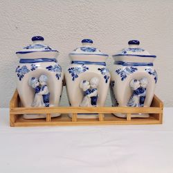 Home Decor: Ceramic Kitchen Storage Jars.