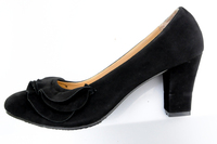 Black ruffle shoe