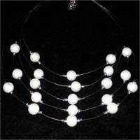 Necklace five sting pearl