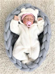 Baby wear: Knitted Newborn Nest