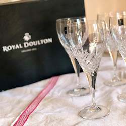 Living Spaces: Royal Doulton crystal glass set (4), vintage, boxed