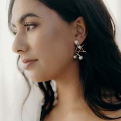 Earrings: VALENTINA - GOLD CROSSED PEARL