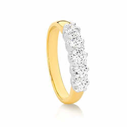 Jewellery: 9ct Yellow Gold Diamond Five Stone Ring