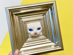 Gift: Handfelted Cat in Frame - white
