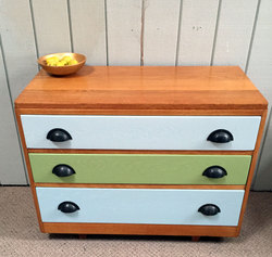 Oak drawers with pastels