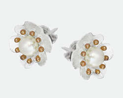 In Ore Classics: Sterling Silver and rose gold plated flower studs with pearl